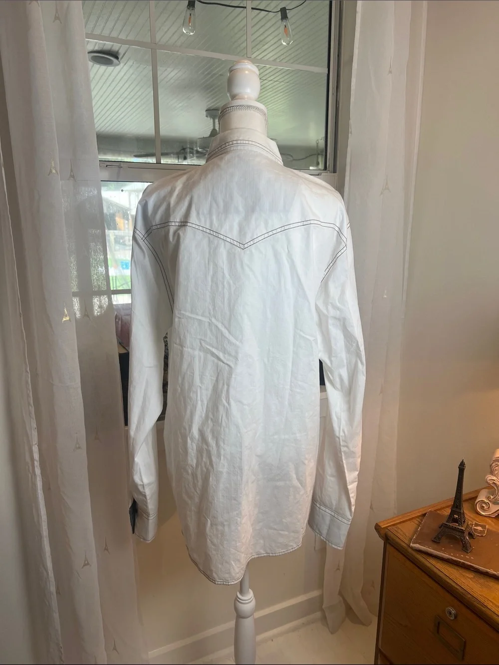 Wrangler White Button-Up Shirt with Contrast Stitching size XL.